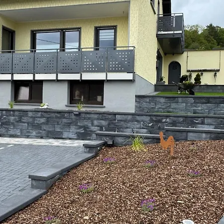 Zum Schlehenberg Appartement Volkesfeld
