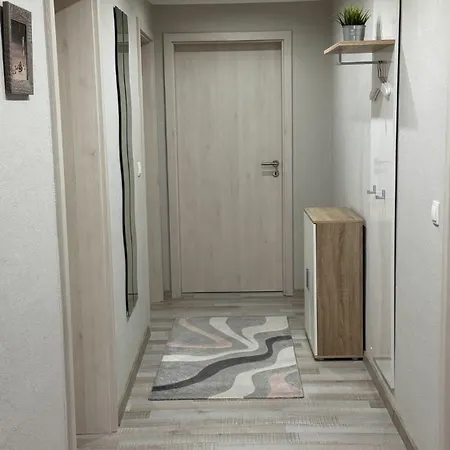 Zum Schlehenberg Appartement Volkesfeld